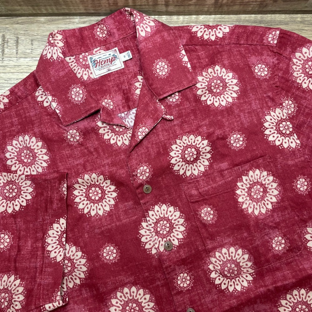 Faherty Hemp Blend Mandala Print Short Sleeve Camp Shirt Red Mens Small